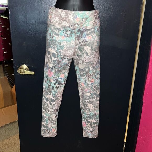 Evolution and Creation leggings. Yoga pant. Workout. Skull/floral, Medium - Picture 2 of 9